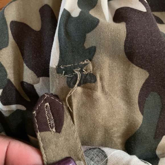 Miss LiLi Camouflage Button Pocket Detail Blouse - Picture 6 of 15